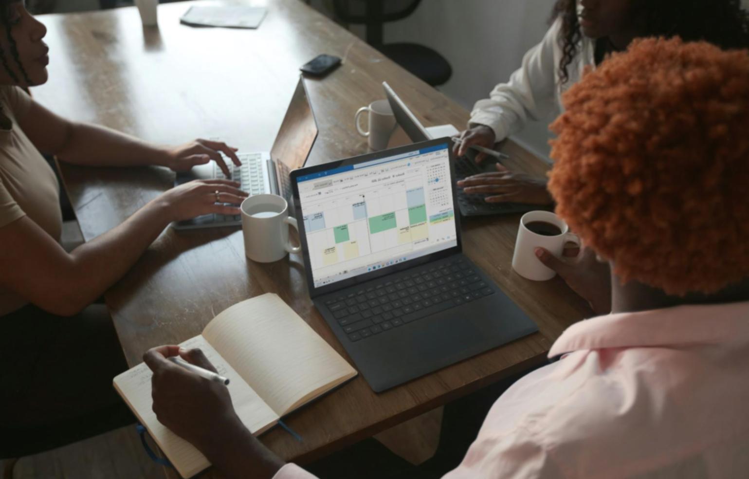 Interactive learning session focused on fundamental analysis techniques